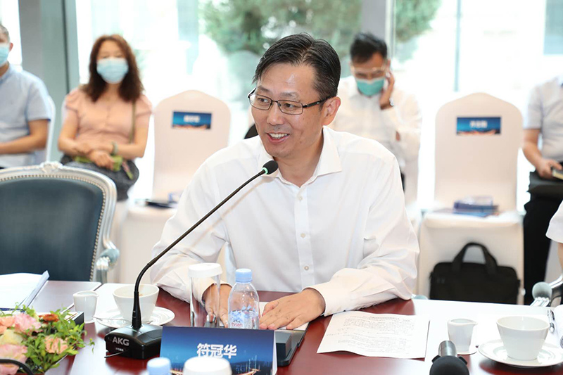 1722409388433210255T.jpg “老交通”智庫執(zhí)行副主任、蘇交科集團董事長符冠華主持沙龍.jpg